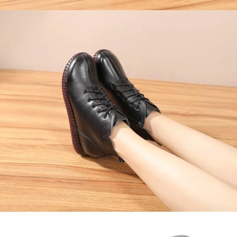 Woman Thick Sole Sneakers And Ankle Boots Autumn Lace Up Flat Cross Strap Comfortable High Top Winter The New Listing Shoes