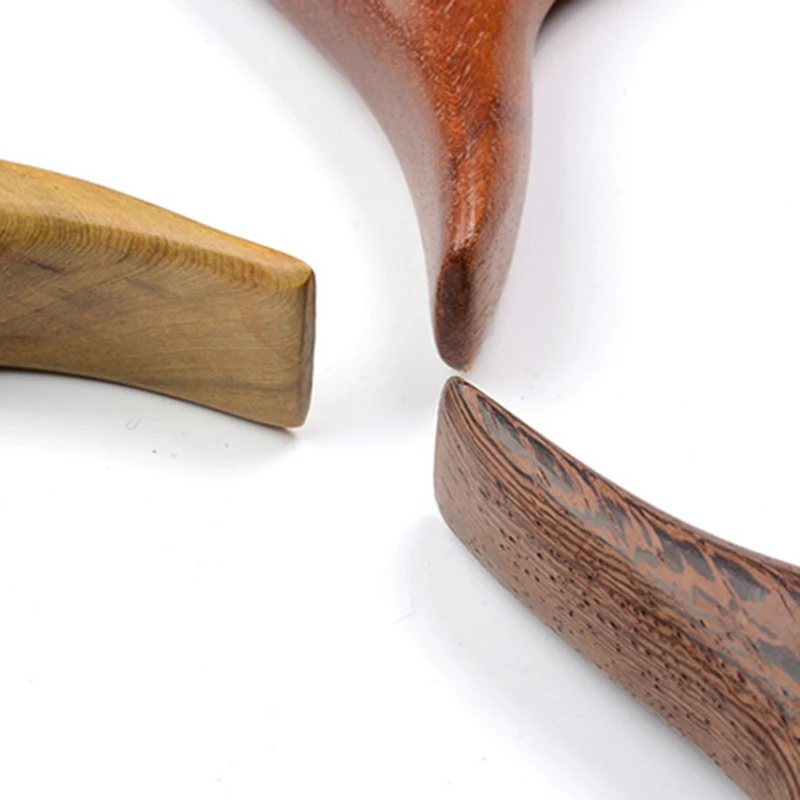 Массажер для стоп с деревянной треугольной рукояткой |