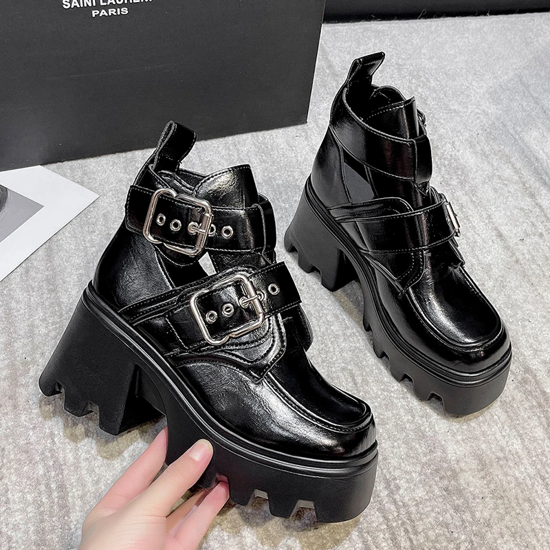

2022 Biker Combat Boots Women Platforms Chunky Block High Heel Punk Shoes Gothic Rivet Buckle Ankle Military Large Size 34-45