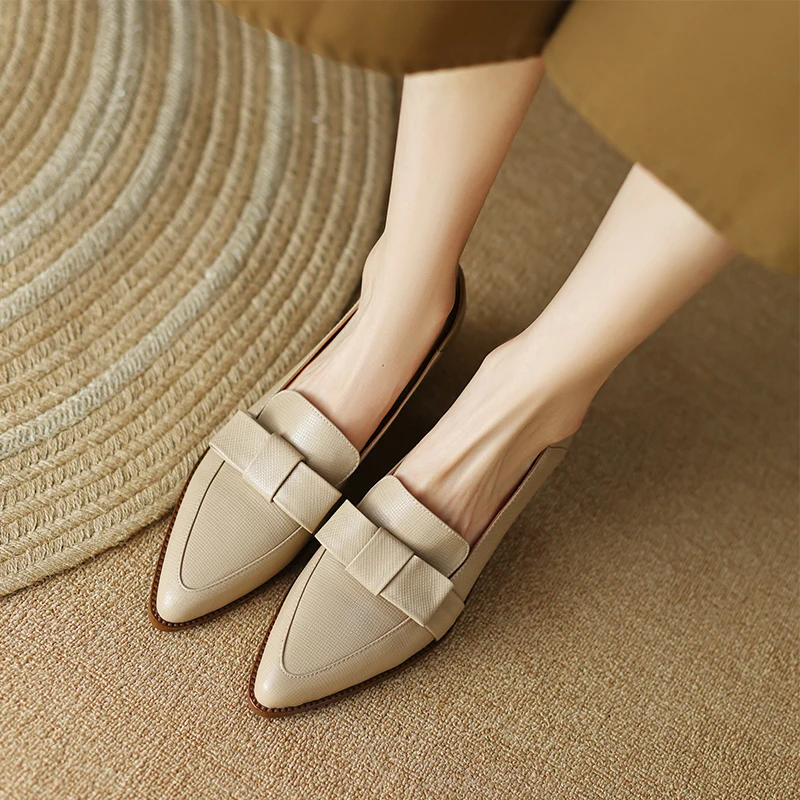 

Heihaian The New 2023 Elegant Ladies Shoes Are Suitable For Early Spring With Bow Embellished Pointy Kitten Heel Shoes