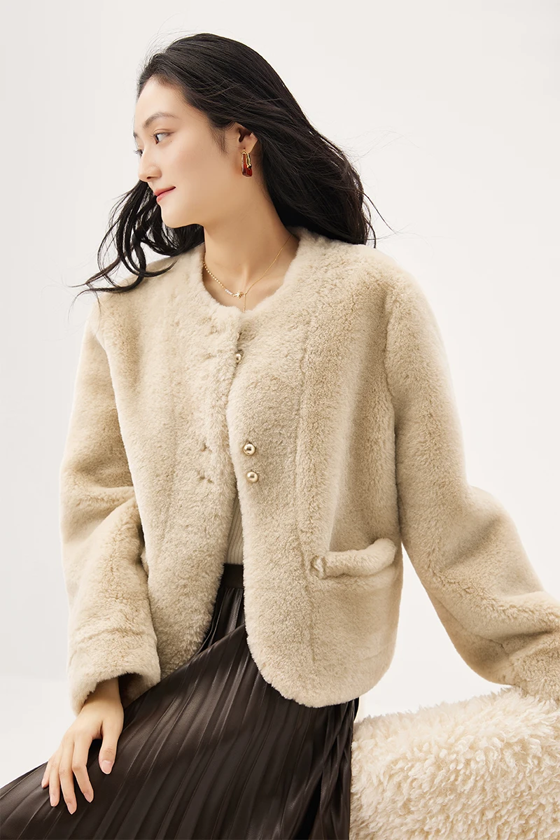 New Faux Fur Winter Coat Women Thick Warm Fur High Street Button Single Breasted Wide-waisted Jackets  Casaco Feminino