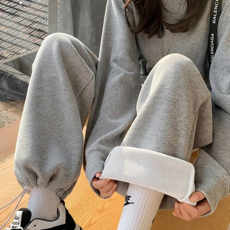 Спортивные штаны с серыми ногами для девушек студентов модель 2021 года в