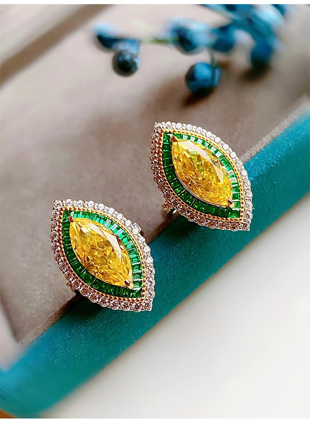 Кольцо женское из серебра 100% пробы с розовым кварцевым топазом 9 Х9 мм