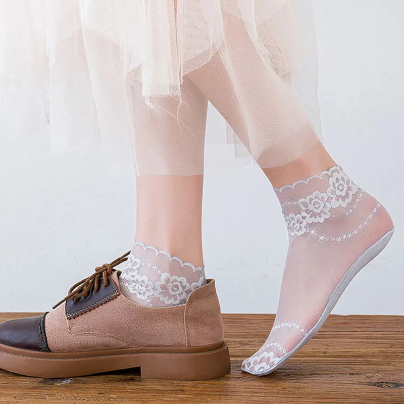 

Women ins Lace Boat Socks Breathable Invisible Socks Net Yarn Non-slip Shallow Socks Thin Summer Medium Tube Socks Fashion