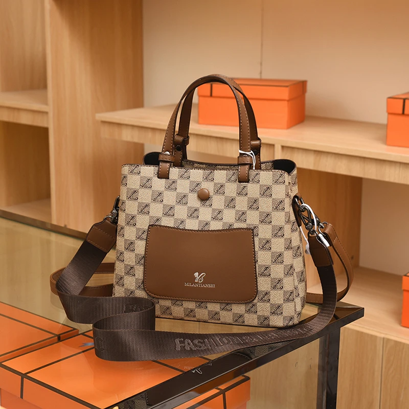 Luxury High-end Design Classic Tote Bag 2023 New Women's Handbag Trend Single Shoulder Crossbody Bag Fashion Large Capacity Bags