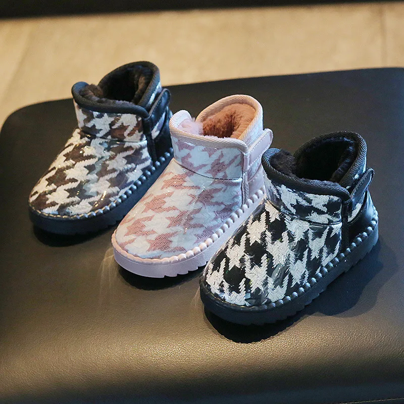 

Зимние плюшевые теплые ботинки для девочек на мягкой нескользящей подошве, водонепроницаемая детская обувь, детские уличные короткие боти...