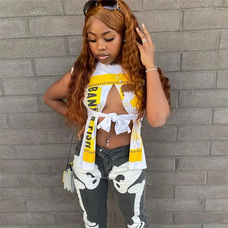 

Женский укороченный топ с буквенным принтом, круглым вырезом, без рукавов