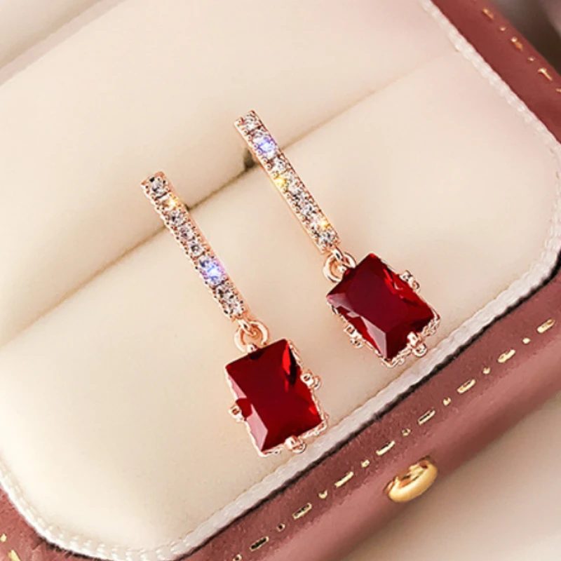 

2023 Classic Baroque Geometric Round CZ Red Earrings For Women New Fashion Jewelry Accessories Christmas Gifts Aretes De Mujer