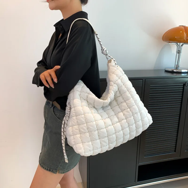 

Large capacity pleated diamond grid tote bag for women 2023 new simple and fashionable single shoulder crossbody