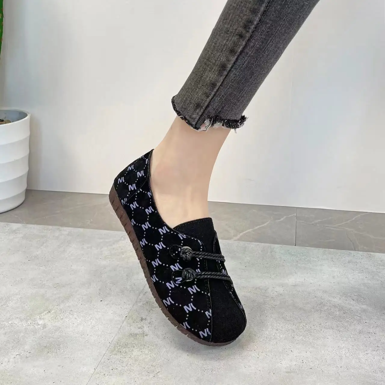 Faux Suede Leather Ballet Flats Women's Round Toe Loafers Woman V Cut Flat Shoes Female Brown Moccasins Ladies Slip On Shoes New