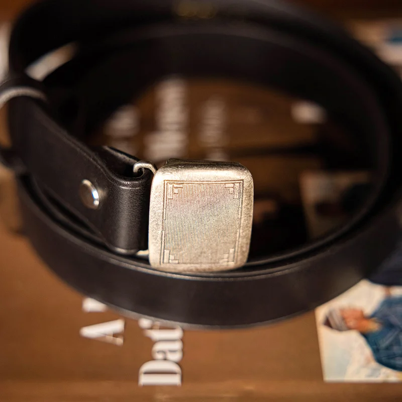 Рисунок 2 - Красный винтажный кожаный ремень