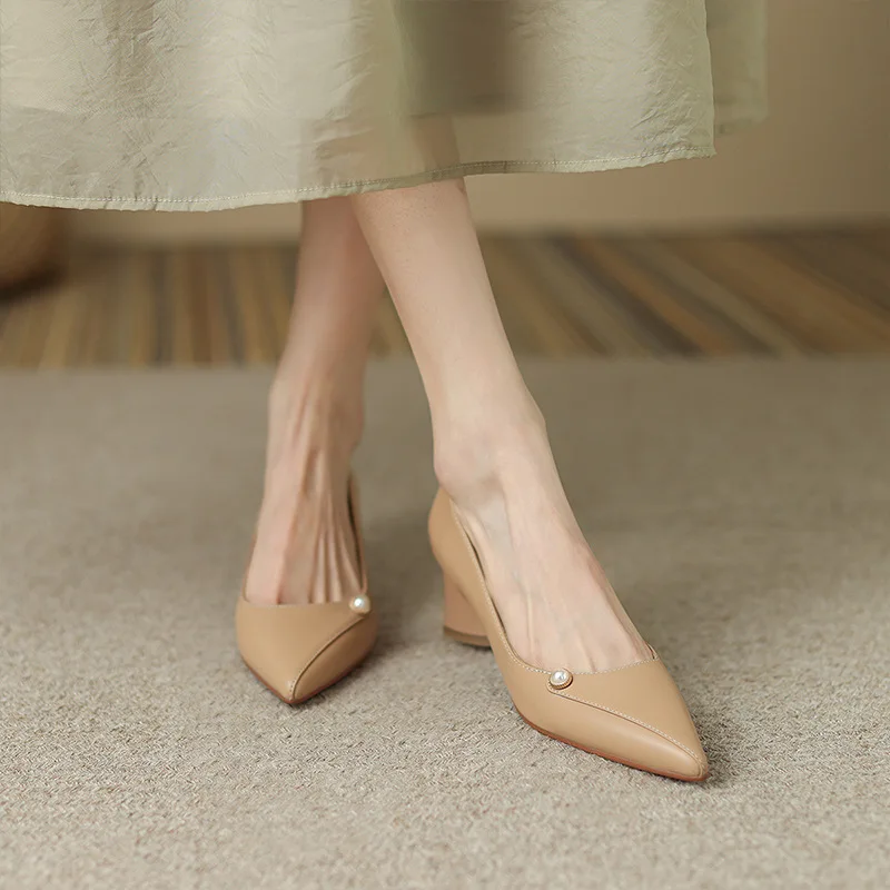 

Fashion High Heels Women's 2023 Summer New Niche Design Temperament Pearl White Leather Shoes French Elegant Shoes