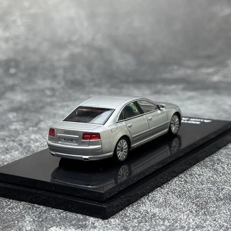 Фото MOTORHELIX-MH 1/64 Audi A8 2008 Коллекционная модель автомобиля из литого металла, имитация, игрушка-подарок для мальчиков # пийтии №5