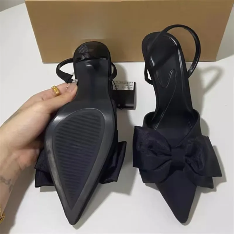 Женские туфли-лодочки на шпильке с острым носком высоком каблуке