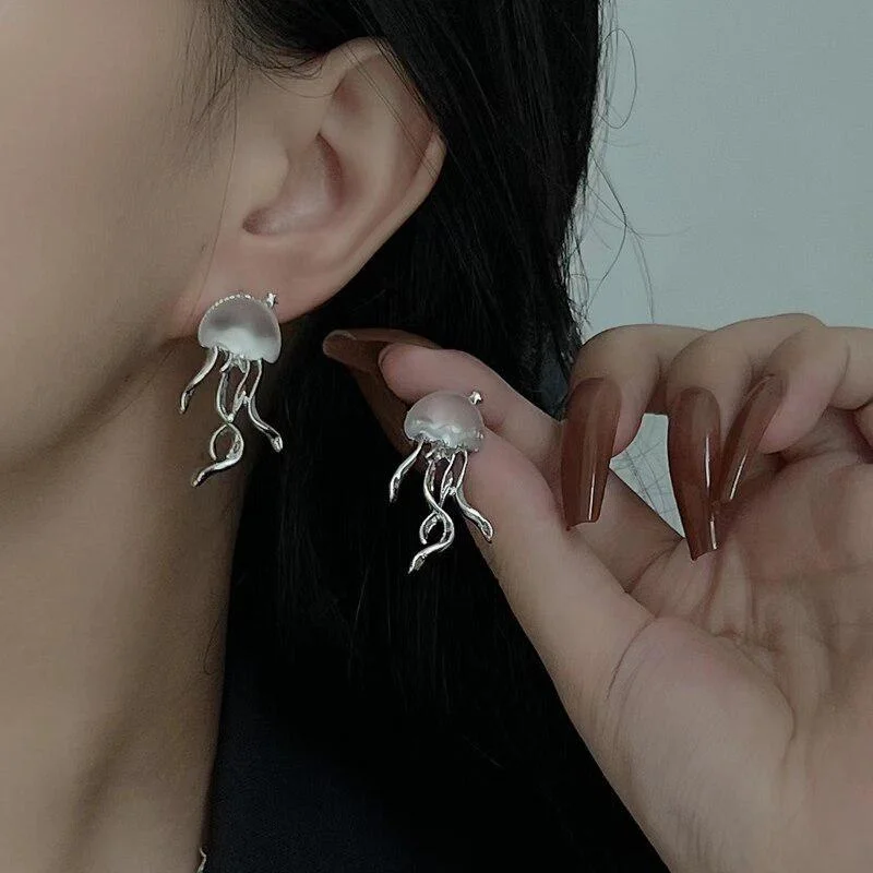 Fashion Design Floating Jellyfish Matte Crystal Earrings 2023 Korean Creativity Personality Female Acaleph Stud Earrings Jewelry