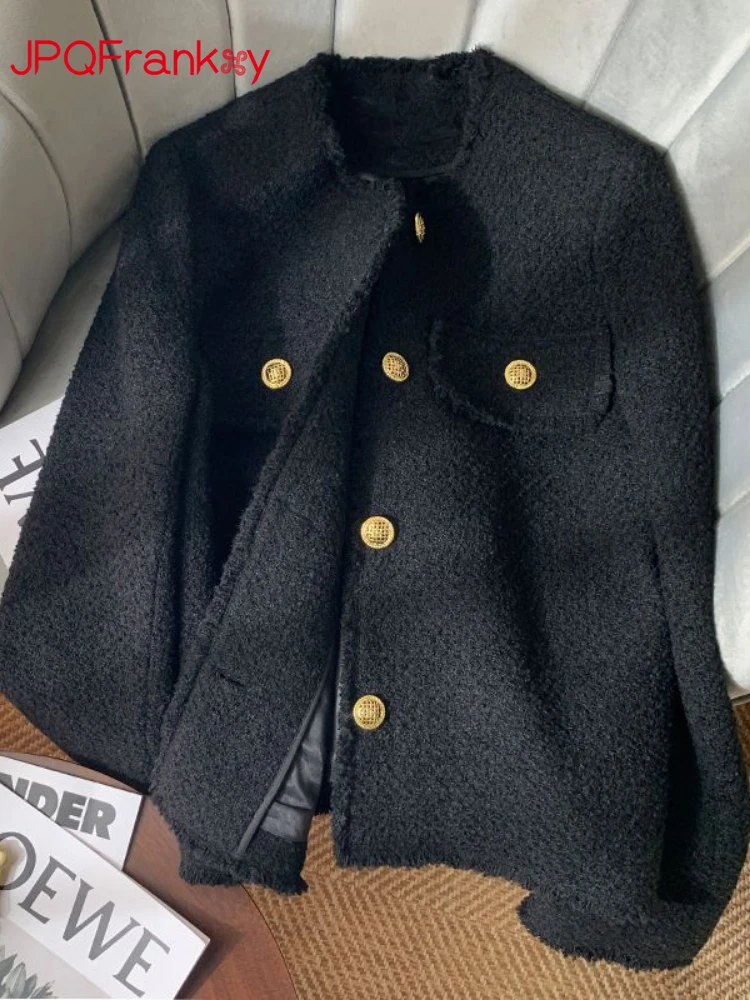 Женское короткое пальто