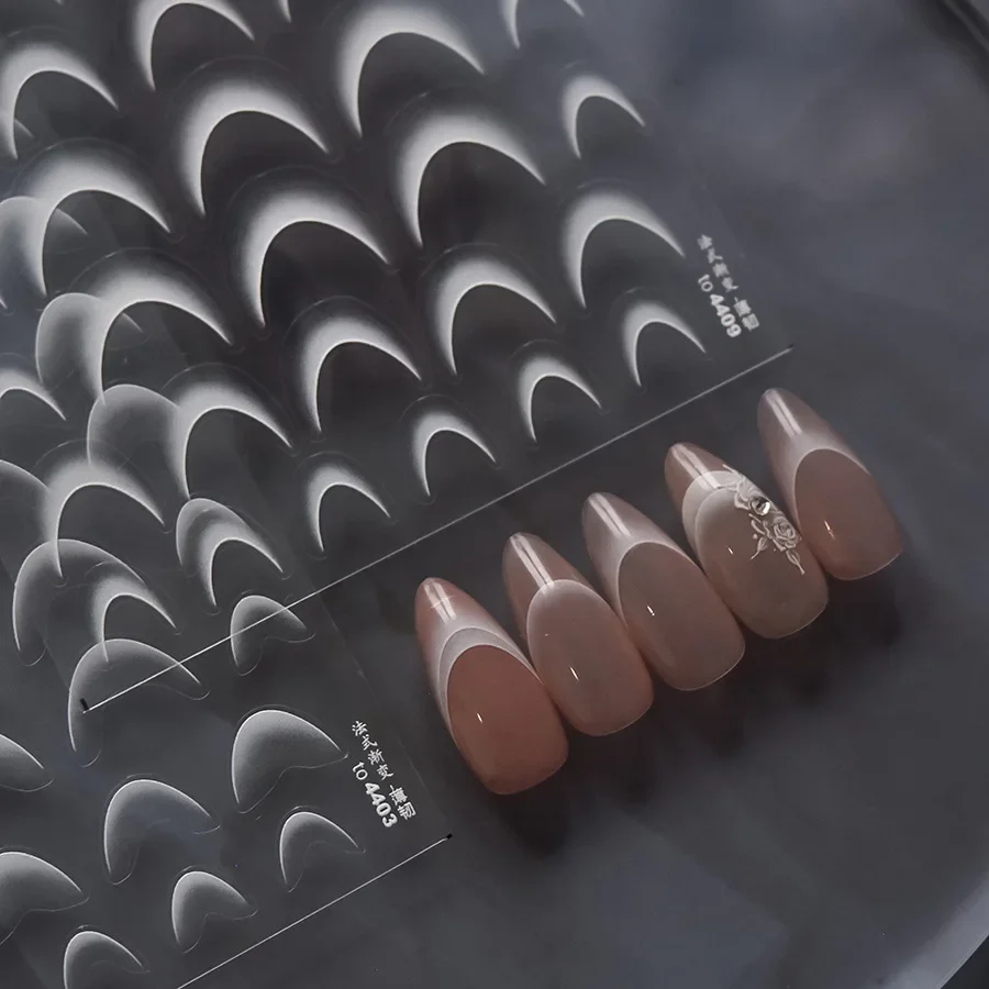 Элегантные белые наклейки для дизайна ногтей с французским градиентом