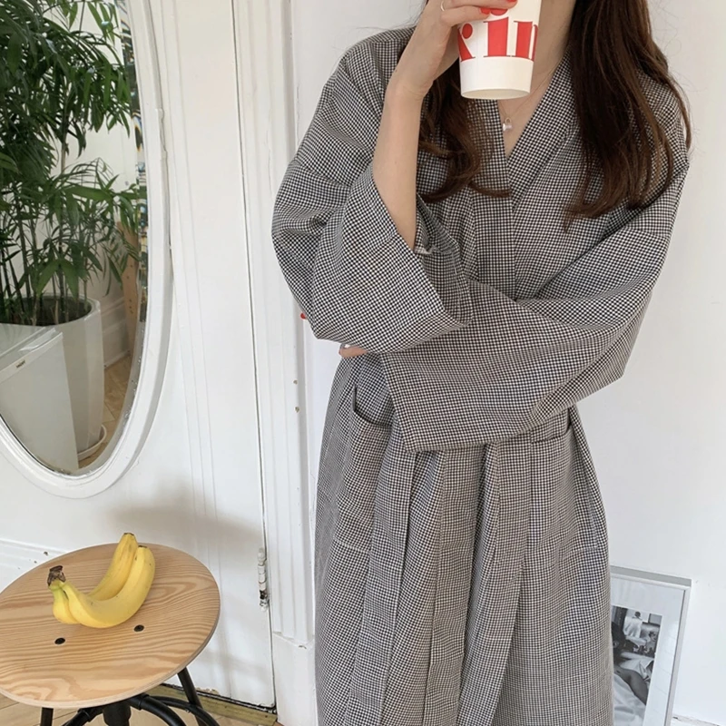Women Long Sleeve Kimono Robe with Pockets V-Neck Open Front Belted Long Bathrobe Small Plaid Print Loose Nightgown 37JB