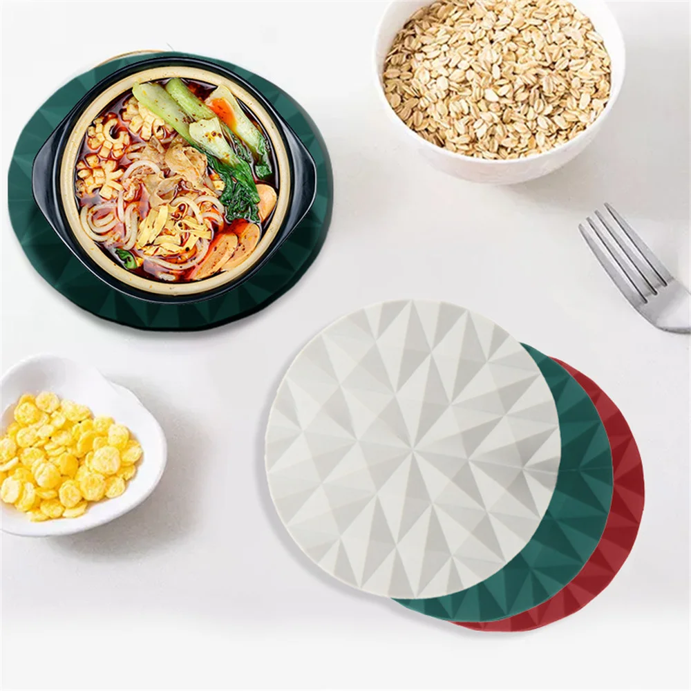 

Dish Pad Diamond Pattern Table Decoration Silicone Mat Twisted Without Deformation Available On Both Sides Heat Insulation Pad