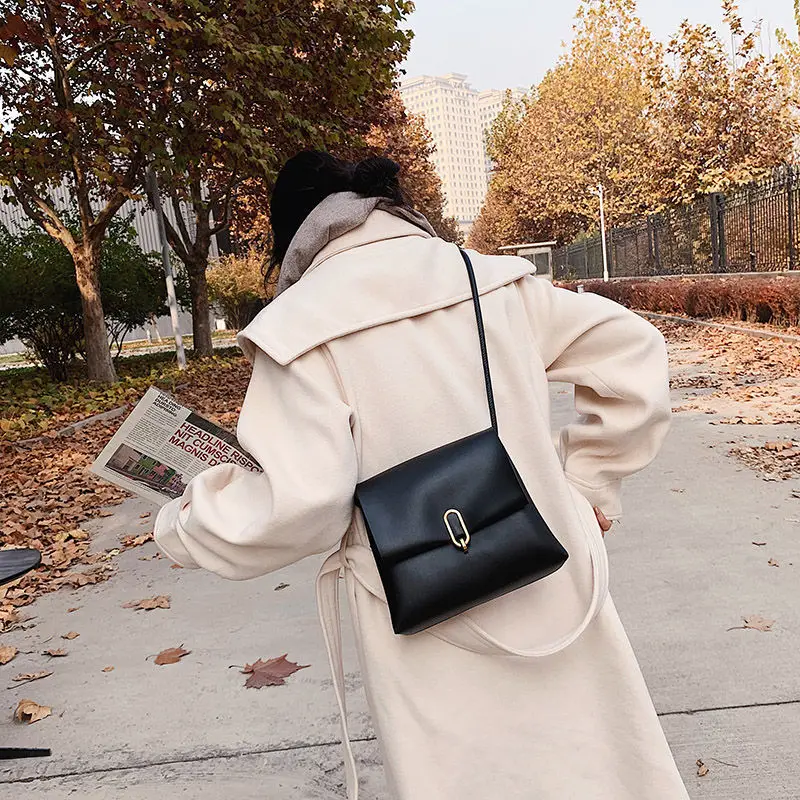 Маленькая женская сумка в стиле ретро на осень и зиму новая стильная модная