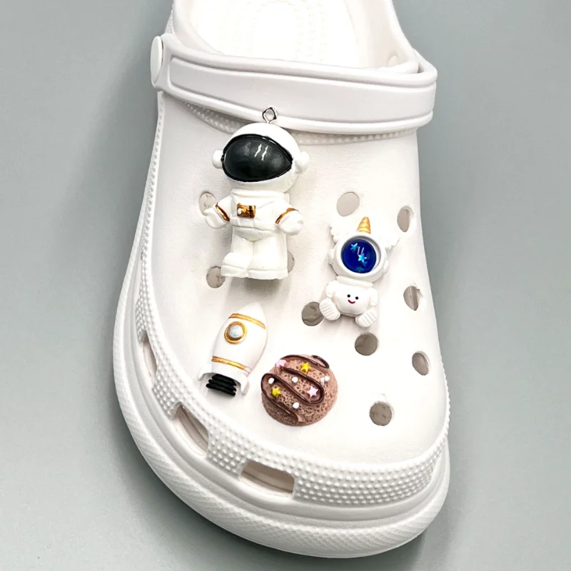 8Pcs/Set Lovely Outer Space Astronauts Sandals Shoe Charms Accessories  Diy Shoe Decoration For Croc Jibz Kids X-Mas Gift