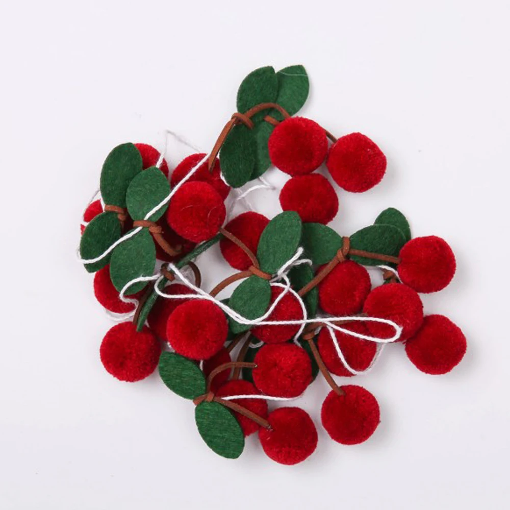 Вишневый войлочный шар