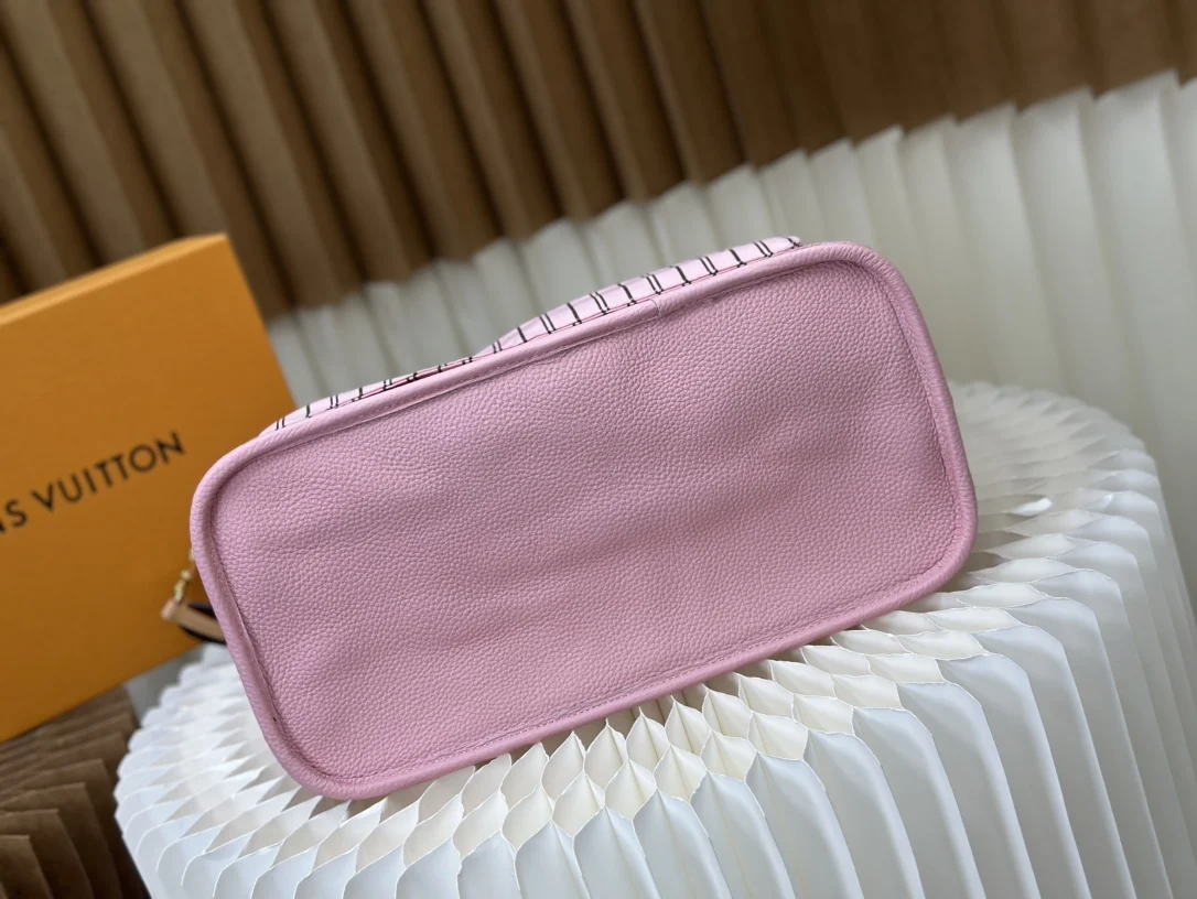 Классическая женская сумка Fиз натуральной воловьей кожи вместительная