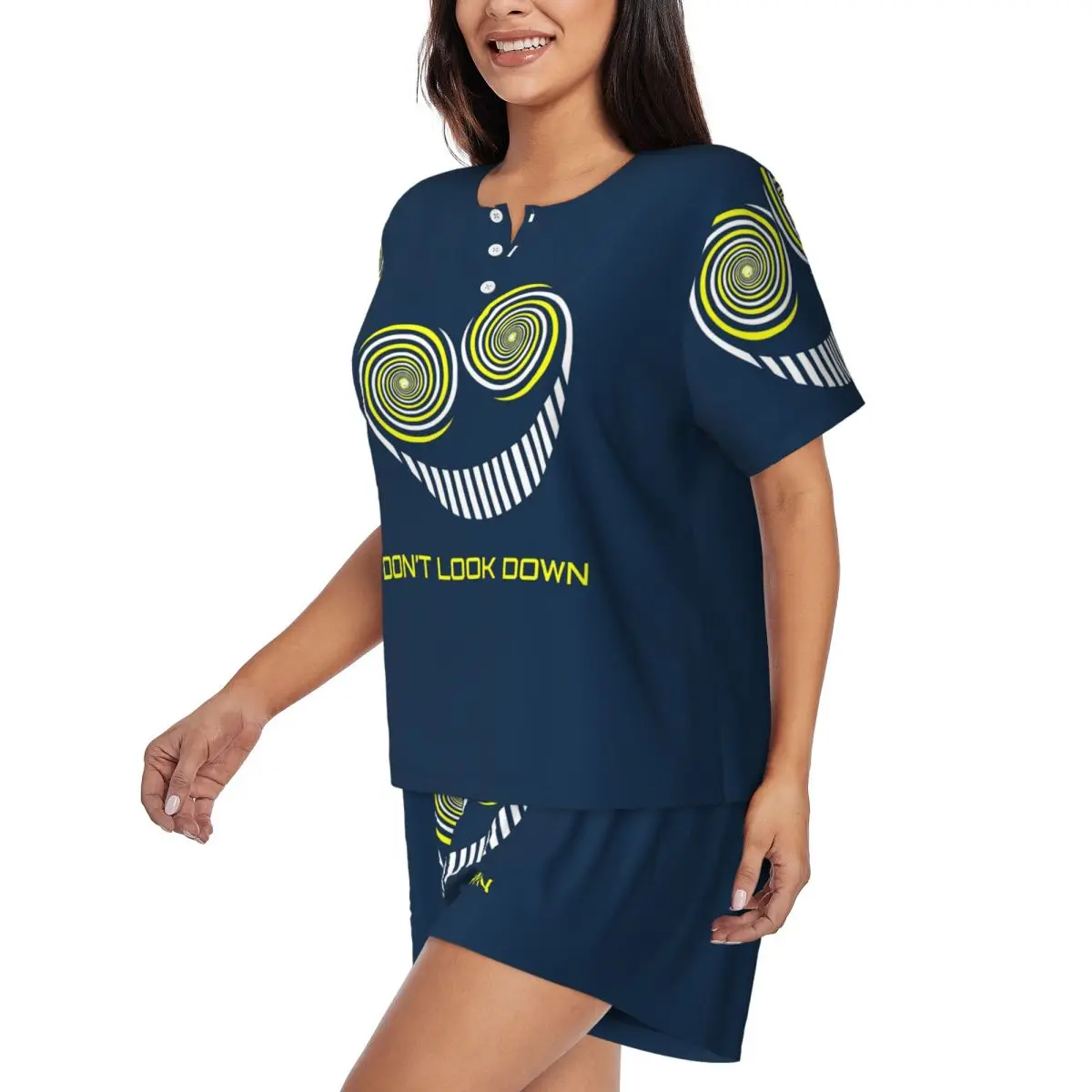 Фото Ночные рубашки The Smiler Alton Towers Uniform Outfit Merch UkActive с круглым вырезом и короткими рукавами для сна, женские свободные рубашки для сна №5