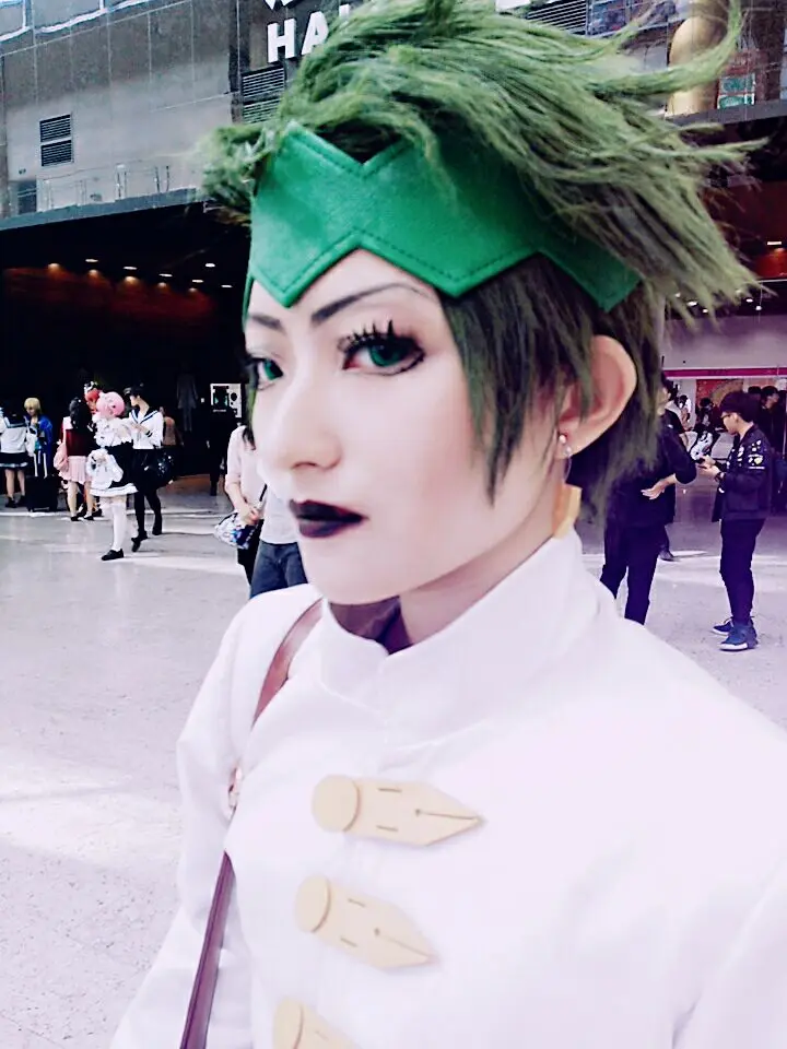 

Anime JoJo's Bizarre Adventure Rohan Kishibe Short Dark Green Styled Heat Resistant Hair Cosplay Costume Wig + Free Wig Cap