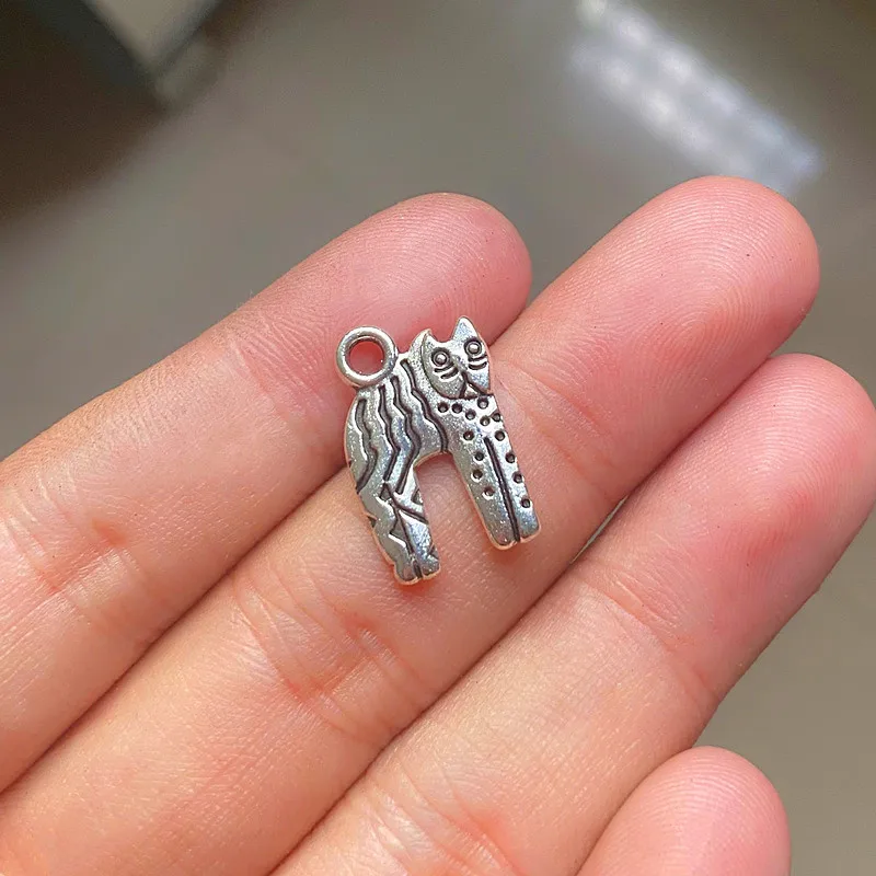 

10pcs 19x12mm Charm Funny Cat Pendants Diy Handmade Women Keychain Necklace Charm Bracelet Earrings Handcraft Accessories