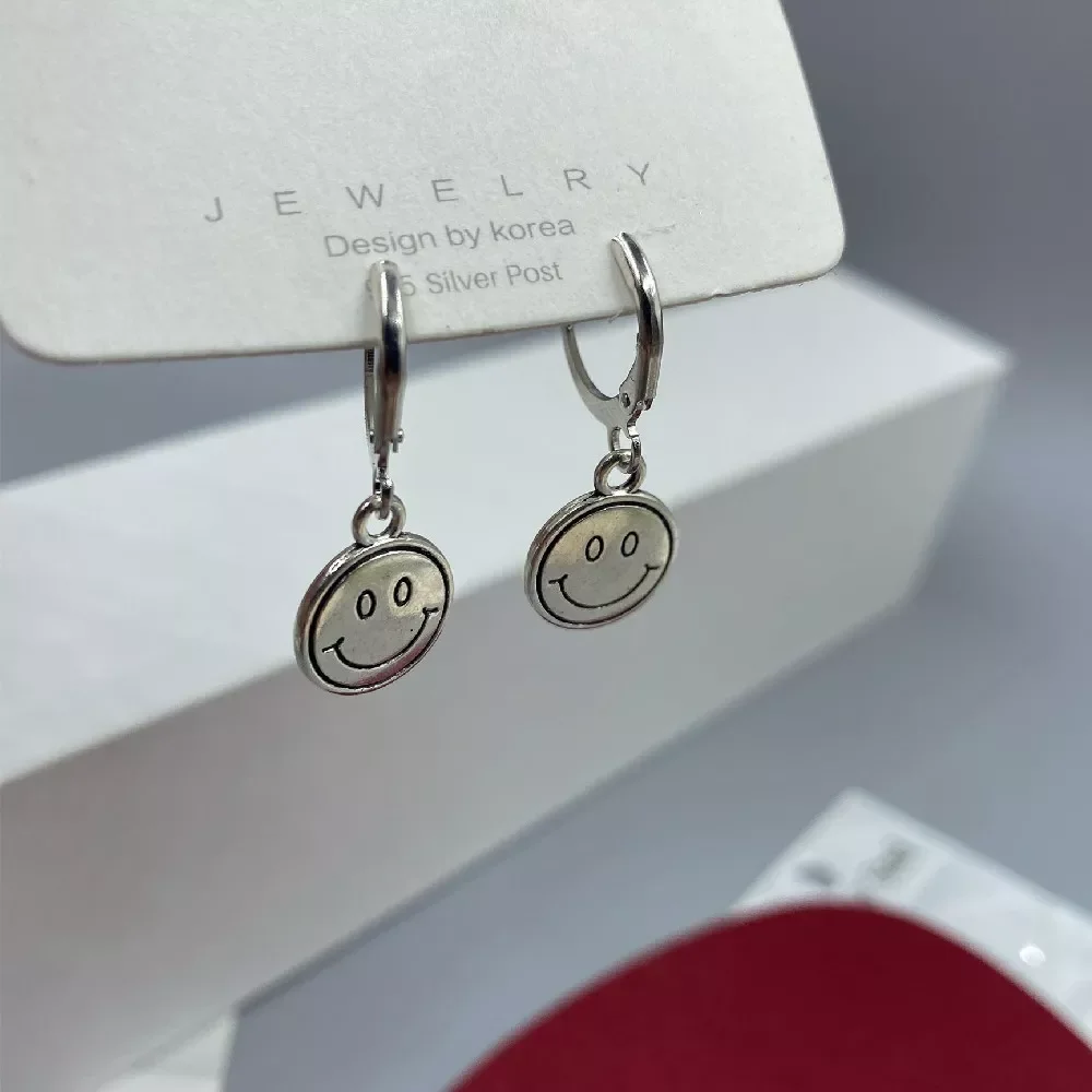 

New Fashion Smiley Pendant Cartilage Drop Dangle Earrings Punk Jewelry For Cool Women Girl Friendship Gifts