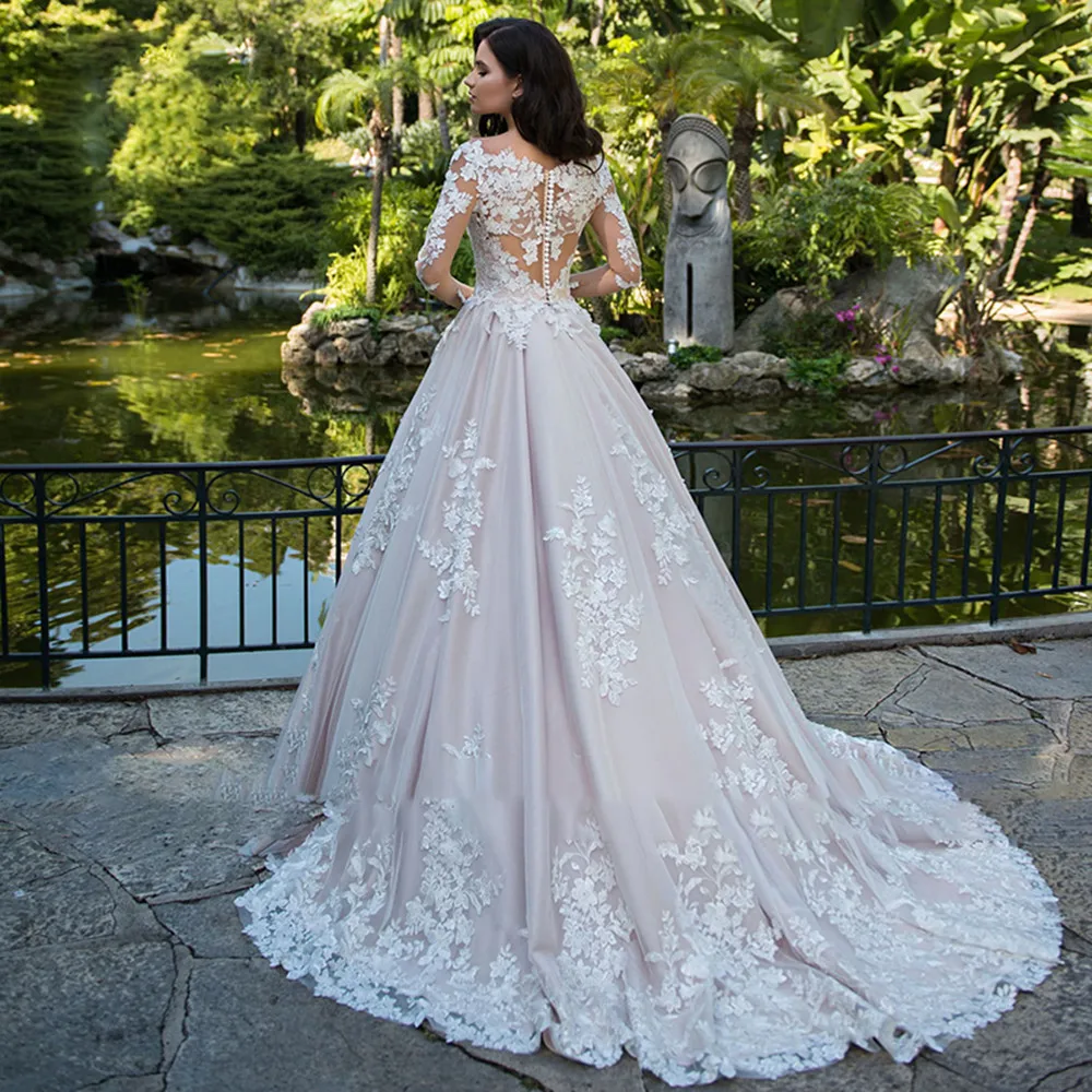 

Darla V-Neck Wedding Dresses Long Sleeve Exquisite Button Bridal Gown Lace Appliques Pleat Ball Gown Sweep Train Robe De Mariée