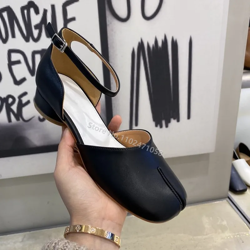 Tabi Shoes for Women 2023 Summer Split Toe Lady Shallow Sandals Horseshoe Flats One Strap Mary Janes Ankle Buckle Strap Sandals