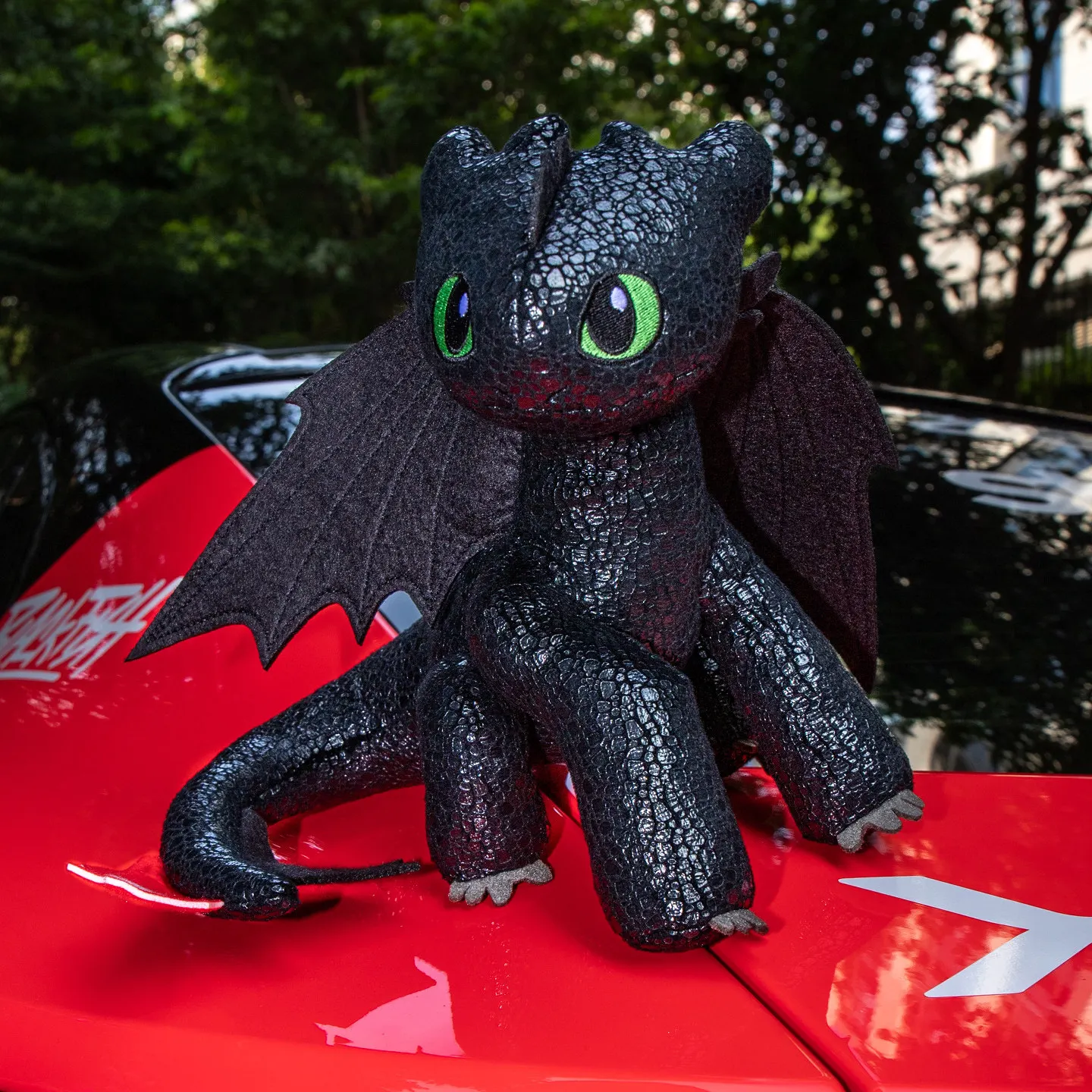Фото Плюшевые игрушки HTTYD: Гронкл, Смертоносный Наддер и Ночной Фури Зубастик – декор для стола и коллекционные предметы. №4