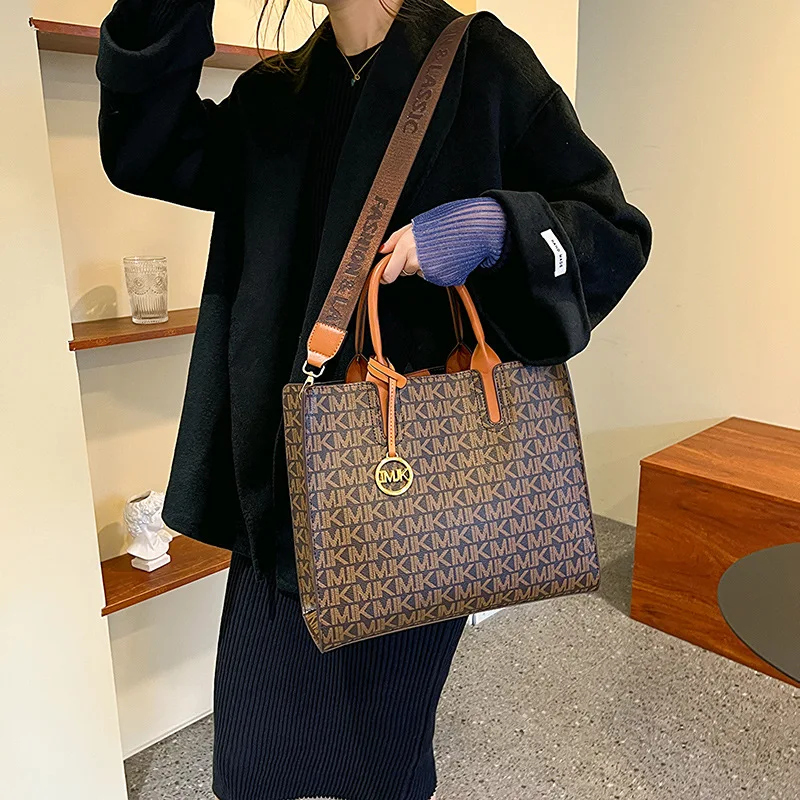 

2023 New IMJK Luxury Women's Shoulder Bags Designer Backpack Crossbody Shoulder Purses Handbag Women Clutch Travel tote Bag