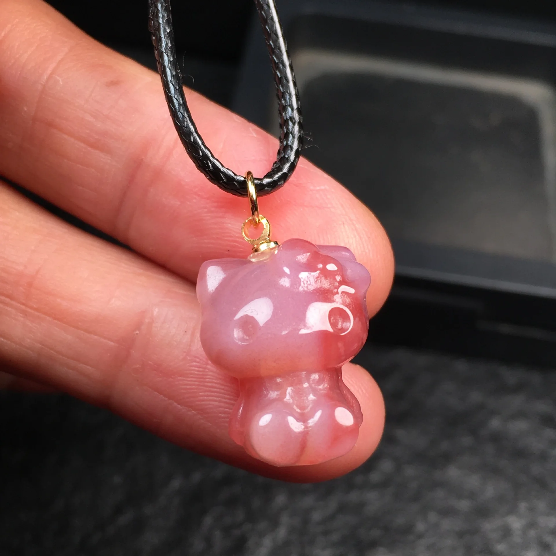 Рисунок 2 - натуральный красный агат резной