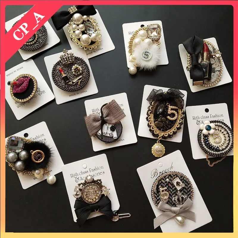 

Vintage Baroque Palace Style Emblem Tassel Brooch Handmade Fabric Wool Bow Knot Diamond Pin Coat Sweater Accessories