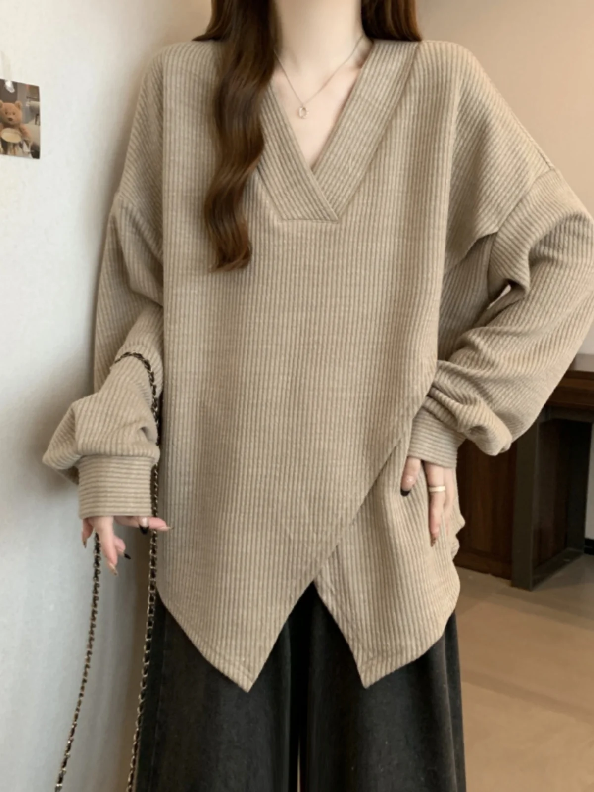 Большой размер Дизайн Idle Sle Свободное ощущение V-образный вырез Крест Длинный