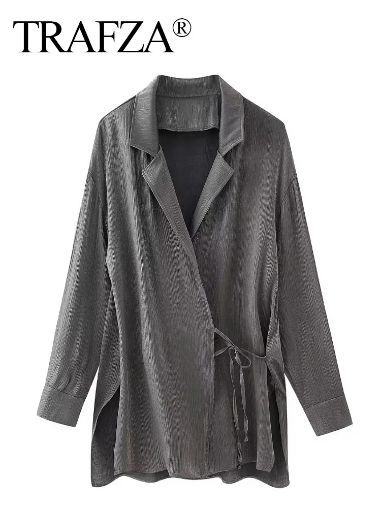 Женская блузка с отложным воротником и брюки широкими штанинами карманами