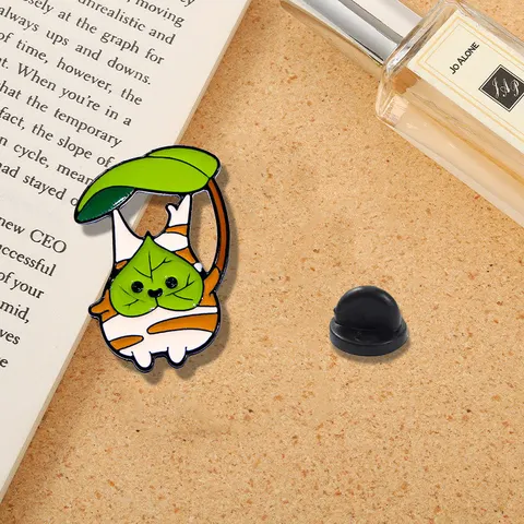 Металлическая брошь XEDZ с героями игр