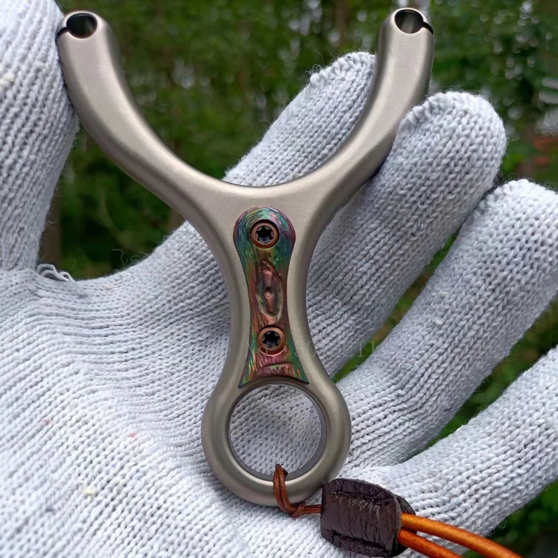 

New High-end Titanium Alloy Slingshot High-precision Shoot Catapult Outdoor Hunting Tactical Game Equipment Toy