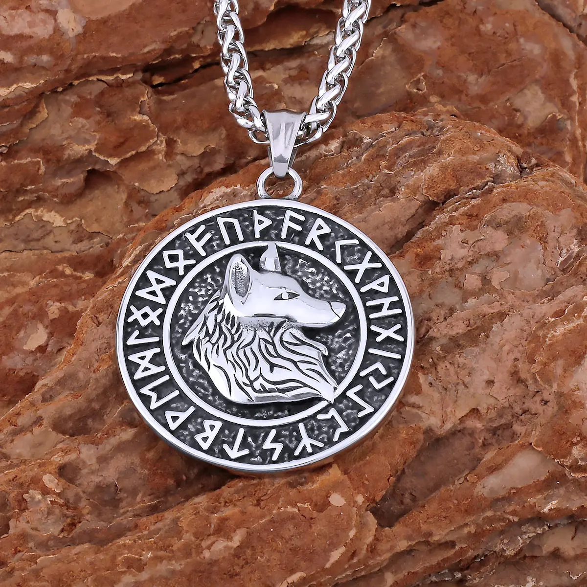 

Fine Retro Animal Wolf Head Viking Necklace Nordic Odin Valknut Men's Fashion Rune Pendant Amulet Jewelry Punk Accessories