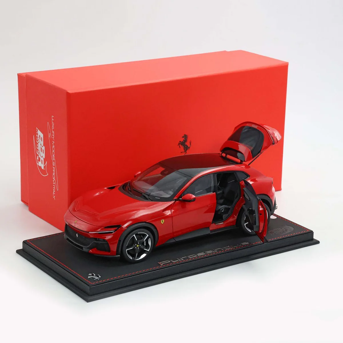 Фото BBR HE180052ADIE 1/18 Ferrari Purosangue, красно-черный, с полностью открывающейся крышей, литая модель из сплава, лимитированная серия, кожаная подставка №1