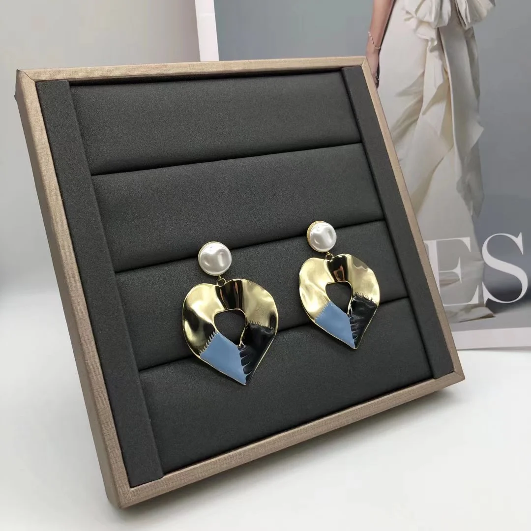 

European and American popular heart-shaped three-color earrings