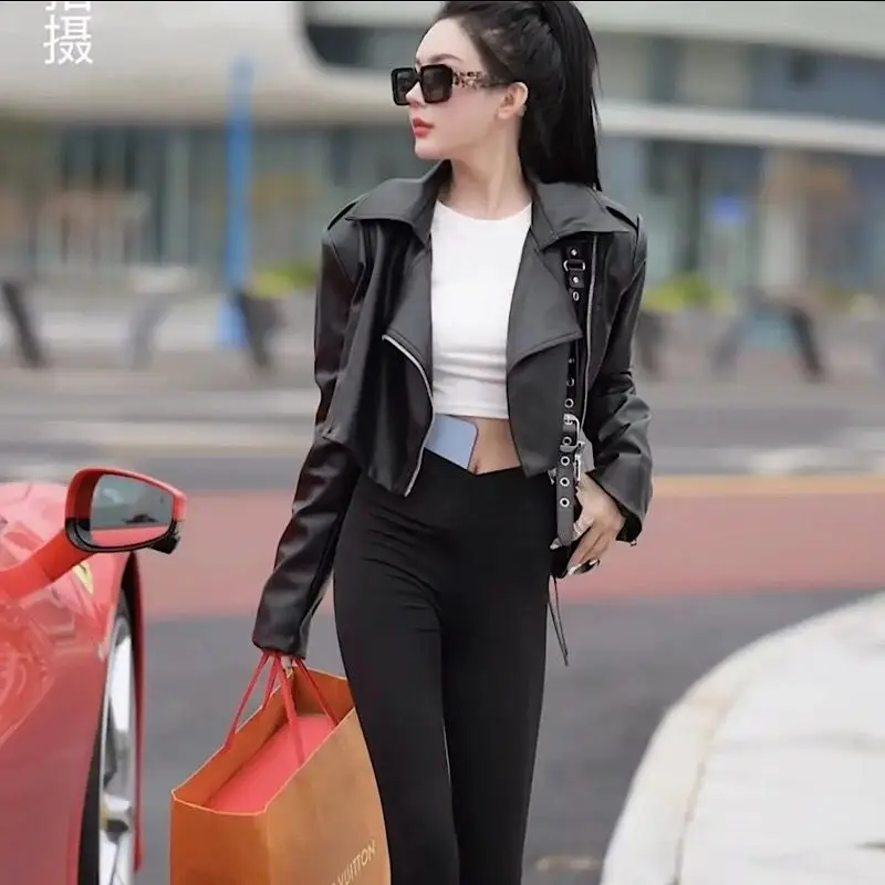 1pcs Women's PU Leather Short Jackets Coat 2022 Autumn Faux Fur Splicing Long Sleeve Black Ladies Skinny Locomotive Small Coats