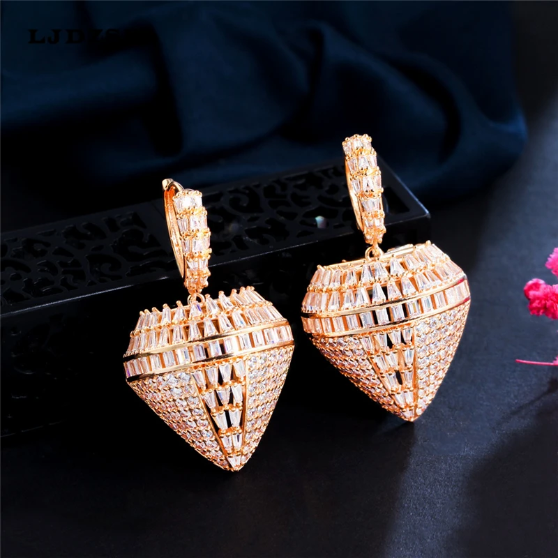 

Korean Fashion New Three-Dimensional Zircon Shape Geometric Earrings Aesthetic Earrings For Women 2022 Luxury Statement Pendants