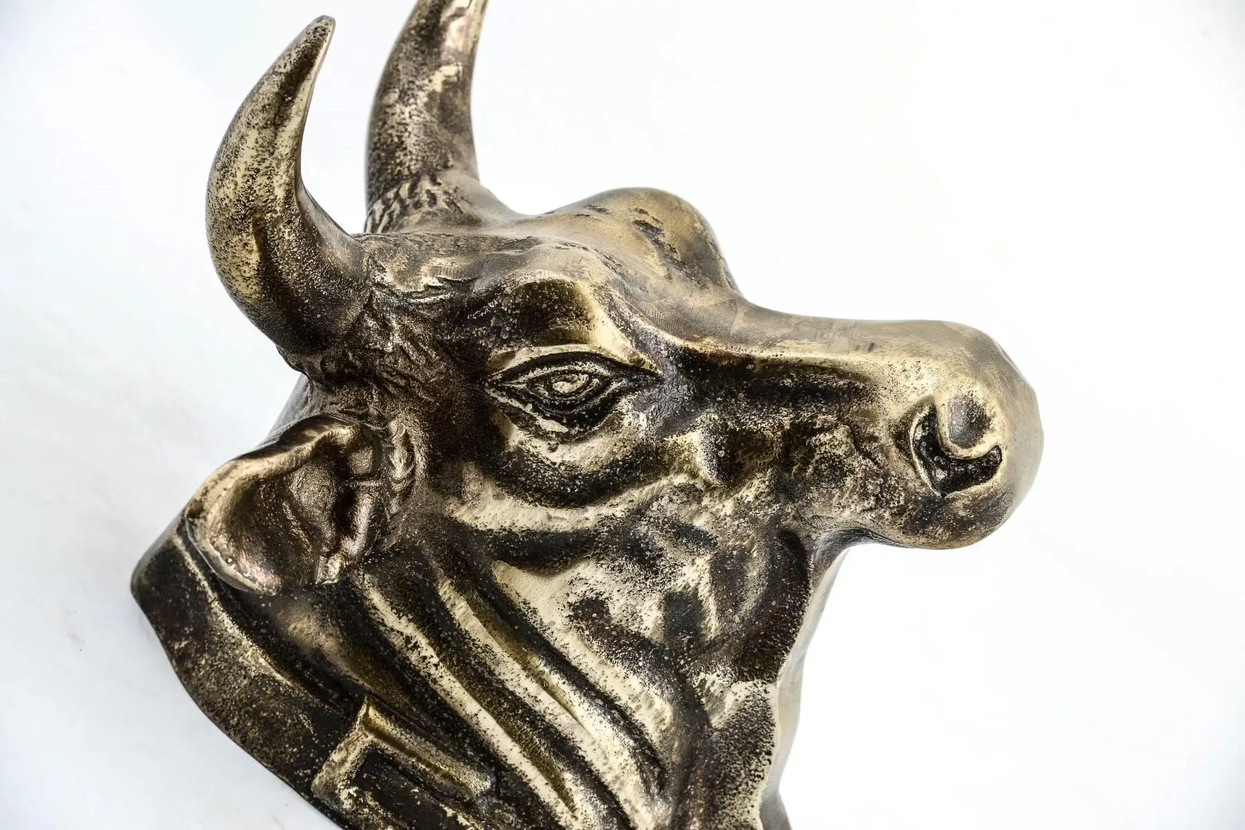 

Zamak'tan Decorative Wall Asmalı Bull Büstü 25 Cm Trinket