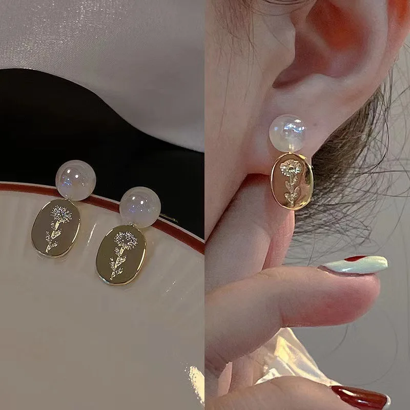 

925 Silver Needle Acetic Acid Earrings 2022 New Wave Oval Earrings Flower Carved Earrings Luxury Pearl Earrings