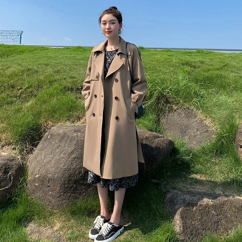 Женский плащ средней длины с поясом темно-хаки черная верхняя одежда