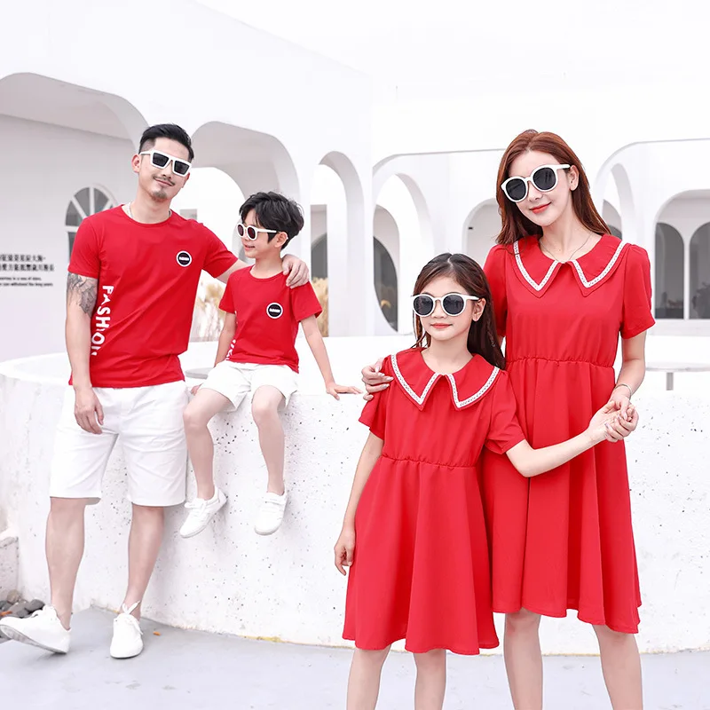 

Летние Семейные одинаковые наряды, пляжное платье для матери и дочери, шорты для папы, семейный вид, морской пляж, парные одинаковые наряды